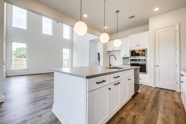 349 Covey Lane, Sealy, TX 77474