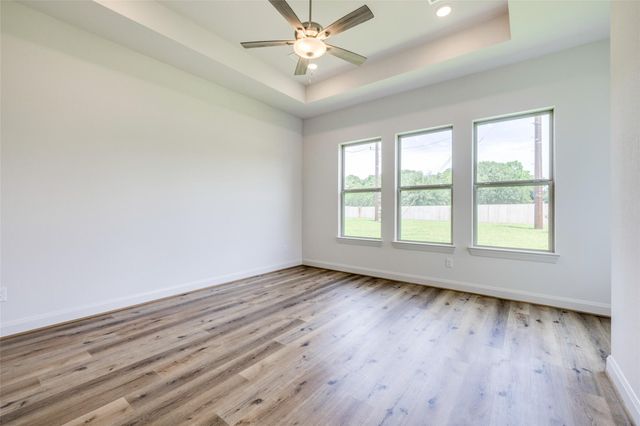 349 Covey Lane, Sealy, TX 77474