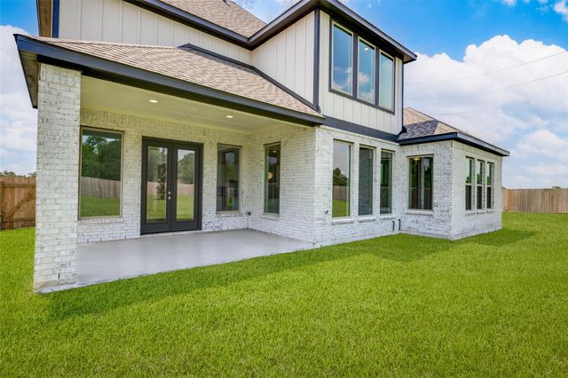 349 Covey Lane, Sealy, TX 77474