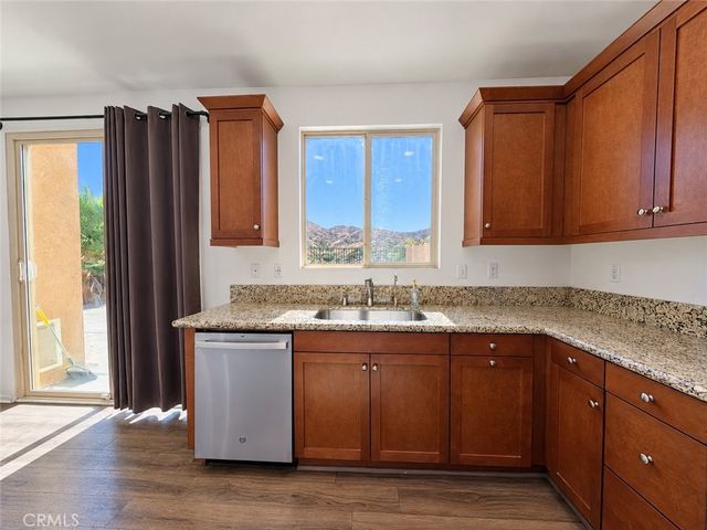 24251 Lilac Lane, Lake Elsinore, CA 92532