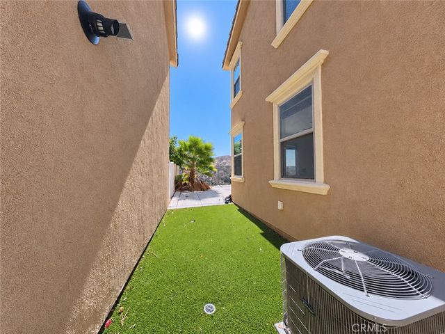 24251 Lilac Lane, Lake Elsinore, CA 92532
