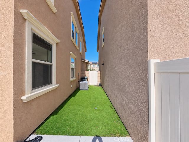 24251 Lilac Lane, Lake Elsinore, CA 92532