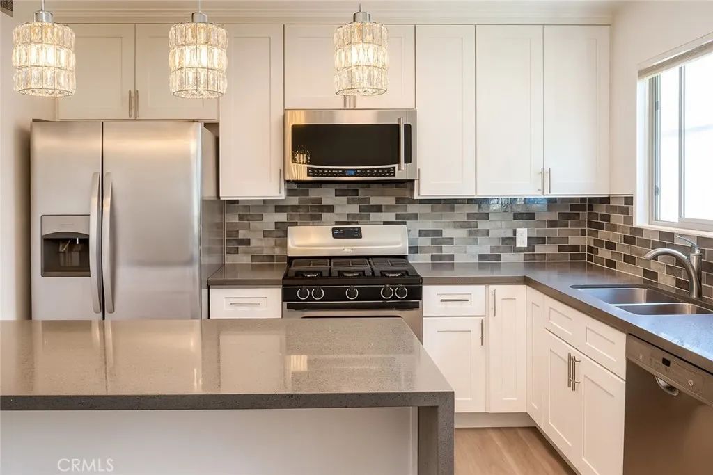 6301 Coldwater Canyon, Valley Glen, CA 91606