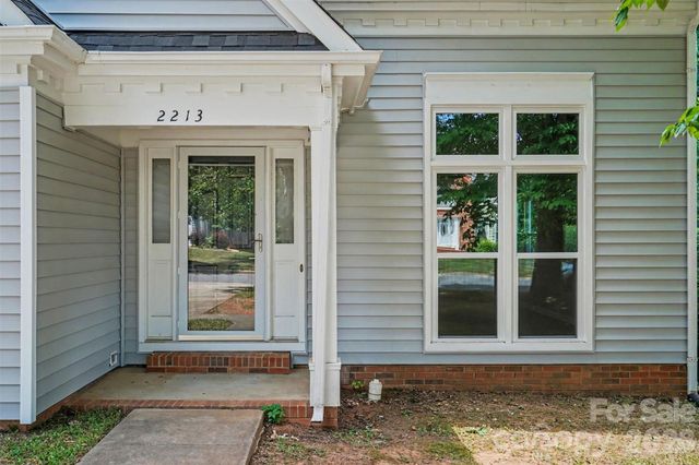 2213 Century Oaks Lane, Charlotte, NC 28262