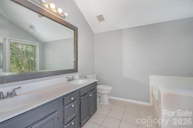 2213 Century Oaks Lane, Charlotte, NC 28262