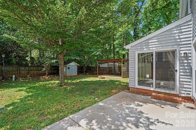2213 Century Oaks Lane, Charlotte, NC 28262