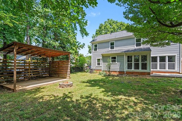 2213 Century Oaks Lane, Charlotte, NC 28262