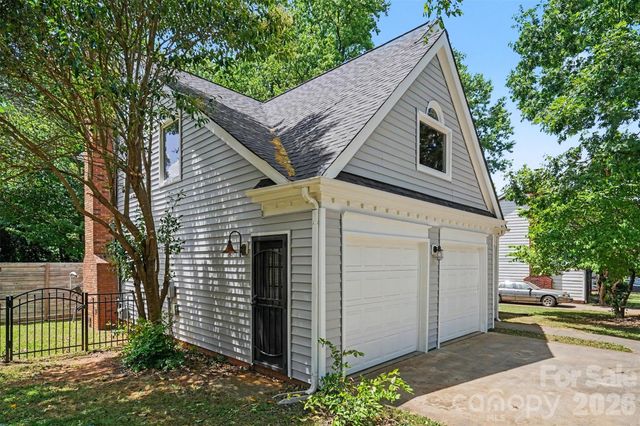 2213 Century Oaks Lane, Charlotte, NC 28262