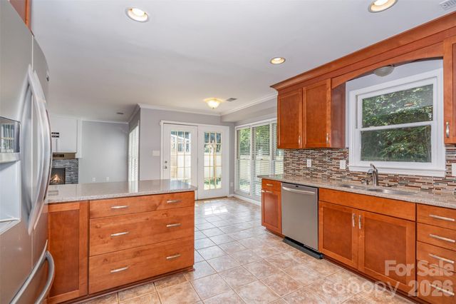 2213 Century Oaks Lane, Charlotte, NC 28262