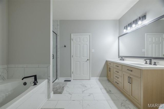 509 Country Chase Drive, Lake St Louis, MO 63367
