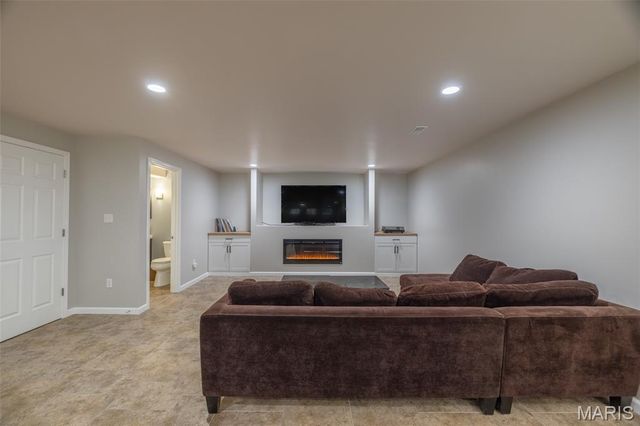 509 Country Chase Drive, Lake St Louis, MO 63367