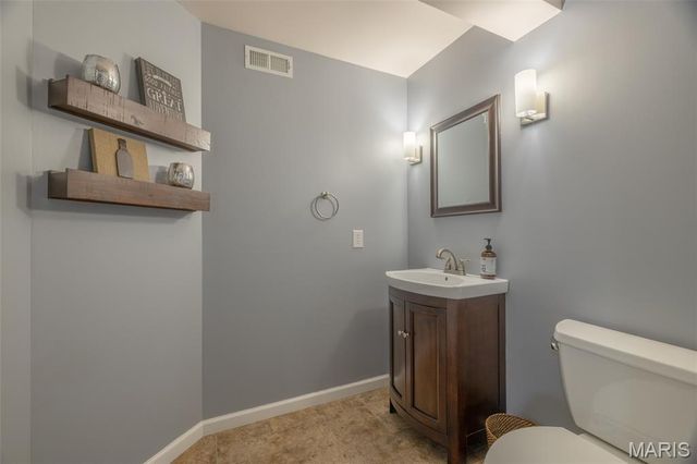 509 Country Chase Drive, Lake St Louis, MO 63367