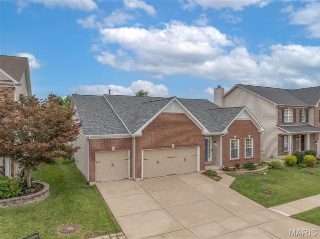 509 Country Chase Drive, Lake St Louis, MO 63367