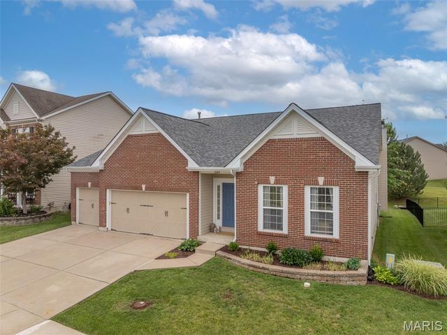 509 Country Chase Drive, Lake St Louis, MO 63367