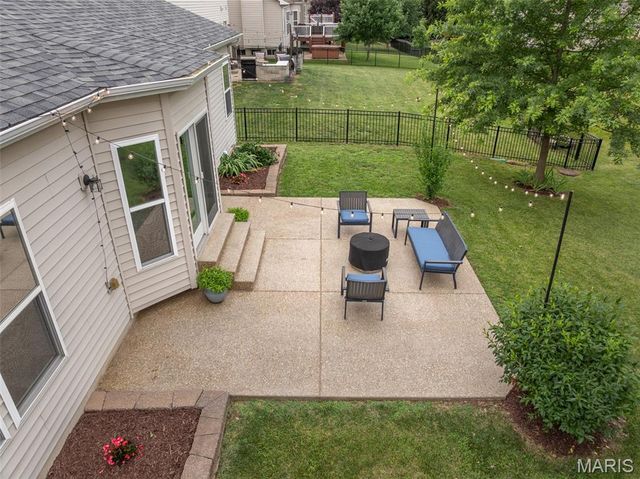 509 Country Chase Drive, Lake St Louis, MO 63367