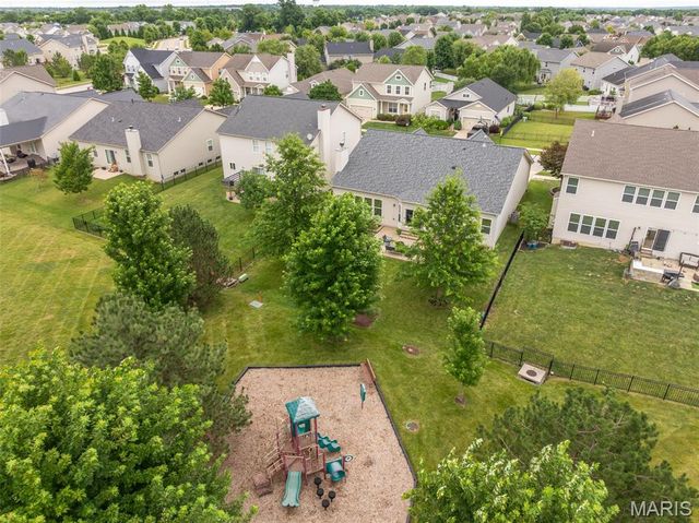 509 Country Chase Drive, Lake St Louis, MO 63367
