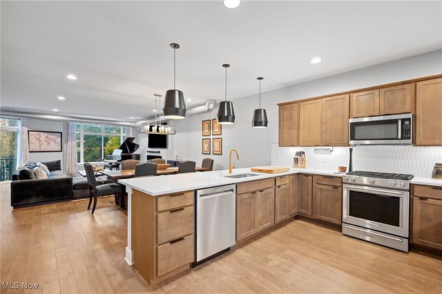 4191 Lorain Court, Cleveland, OH 44113