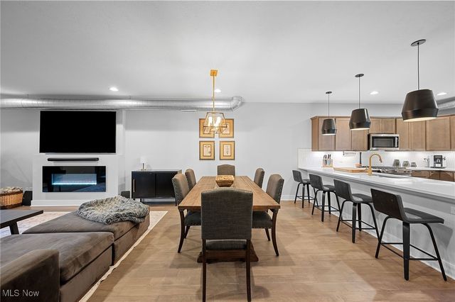 4191 Lorain Court, Cleveland, OH 44113