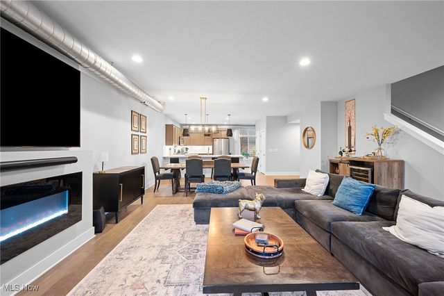 4191 Lorain Court, Cleveland, OH 44113