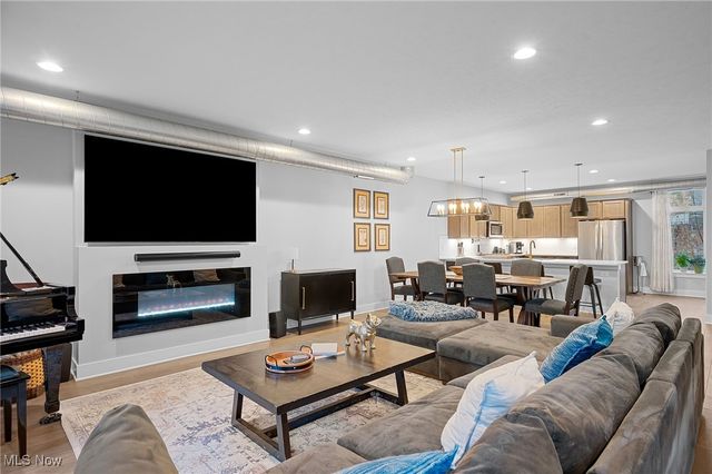 4191 Lorain Court, Cleveland, OH 44113