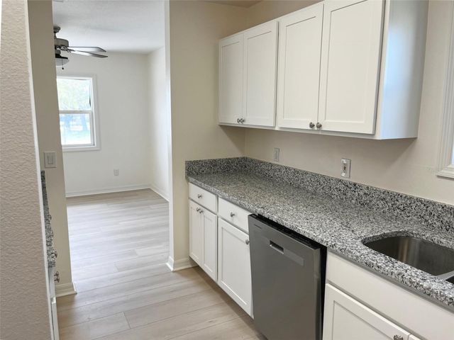 100 CHARLES DRIVE, Nokomis, FL 34275