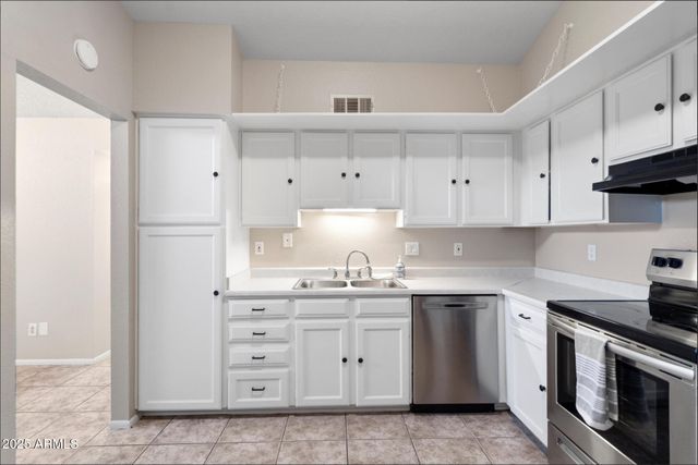 555 N MAY Street 23, Mesa, AZ 85201