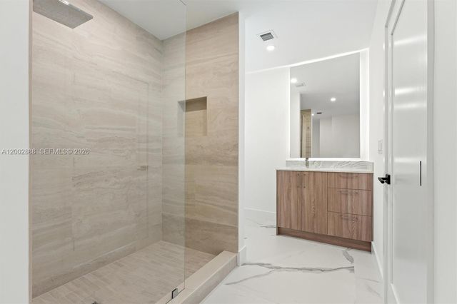 19731 NE 24th Avenue, Miami, FL 33180