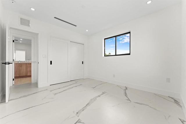 19731 NE 24th Avenue, Miami, FL 33180