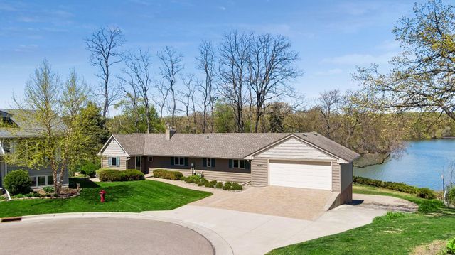 4033 Silver Lake Terrace NE, Saint Anthony, MN 55421