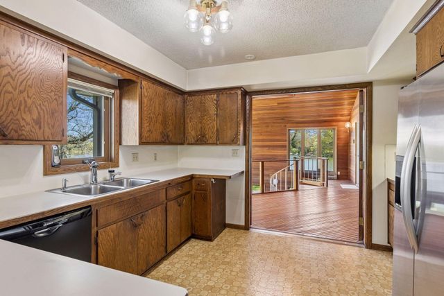 4033 Silver Lake Terrace NE, Saint Anthony, MN 55421