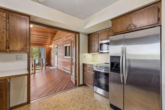 4033 Silver Lake Terrace NE, Saint Anthony, MN 55421