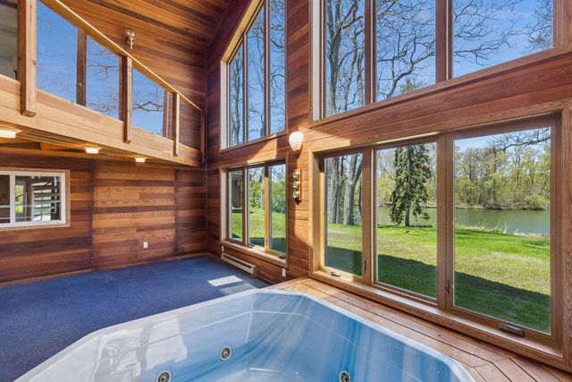4033 Silver Lake Terrace NE, Saint Anthony, MN 55421
