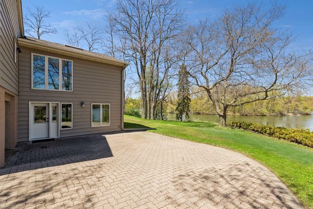 4033 Silver Lake Terrace NE, Saint Anthony, MN 55421