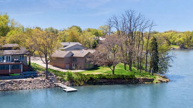 4033 Silver Lake Terrace NE, Saint Anthony, MN 55421