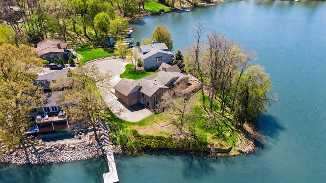 4033 Silver Lake Terrace NE, Saint Anthony, MN 55421