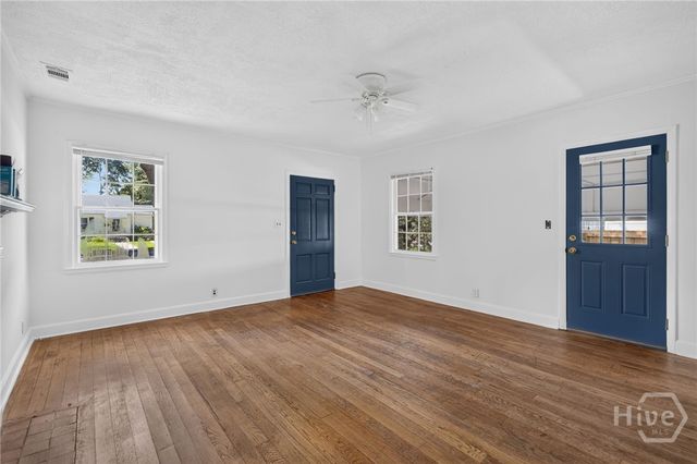 216 E 57th Street, Savannah, GA 31405
