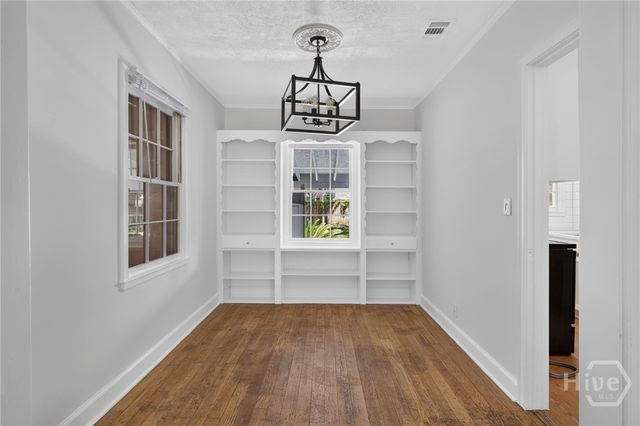 216 E 57th Street, Savannah, GA 31405