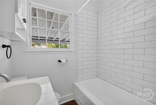 216 E 57th Street, Savannah, GA 31405