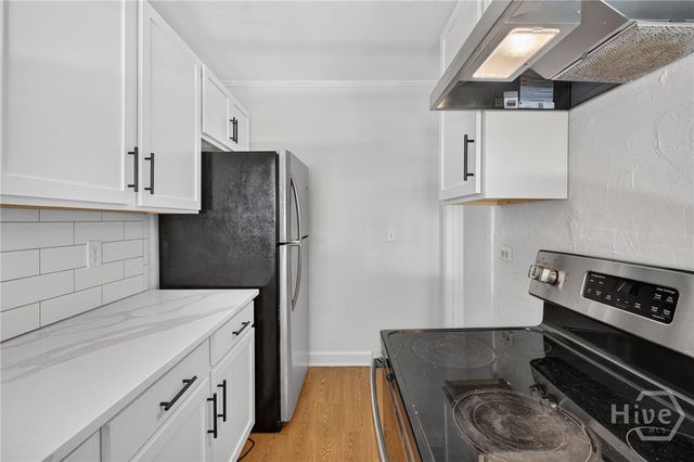 216 E 57th Street, Savannah, GA 31405