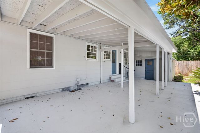 216 E 57th Street, Savannah, GA 31405