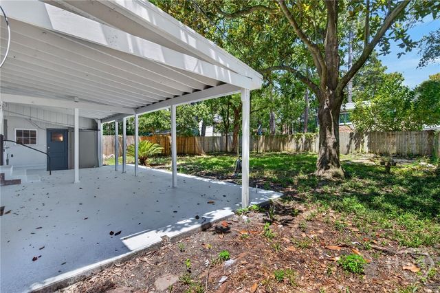 216 E 57th Street, Savannah, GA 31405