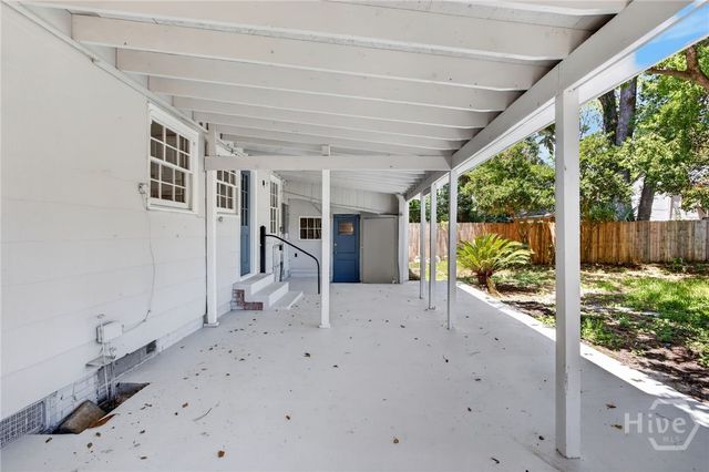216 E 57th Street, Savannah, GA 31405