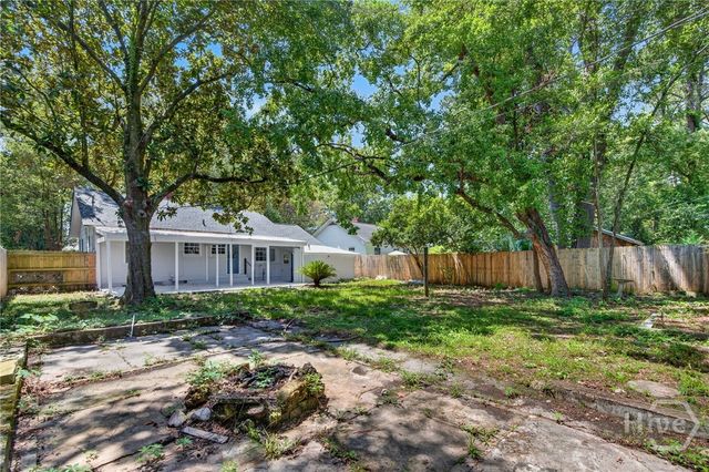216 E 57th Street, Savannah, GA 31405