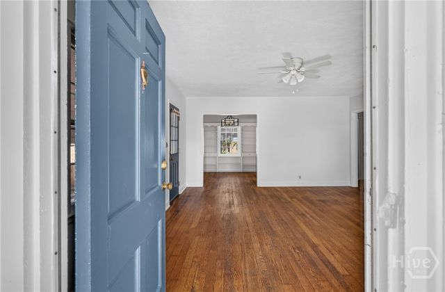 216 E 57th Street, Savannah, GA 31405