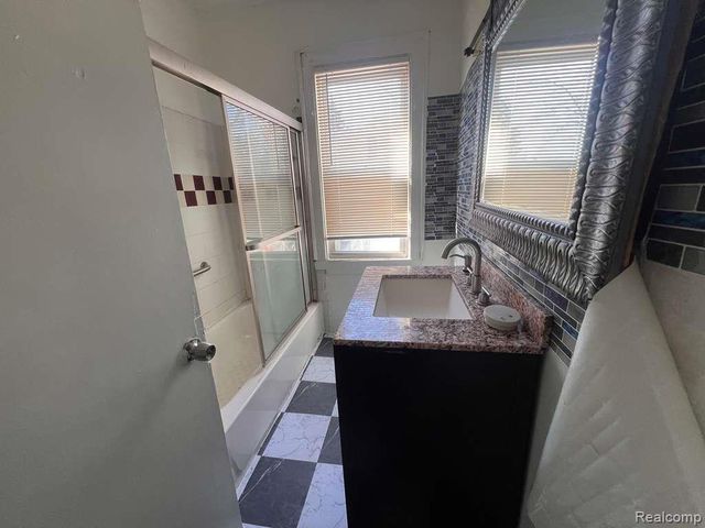 7259 Paige Avenue, Warren, MI 48091