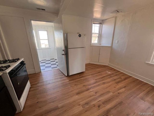 7259 Paige Avenue, Warren, MI 48091