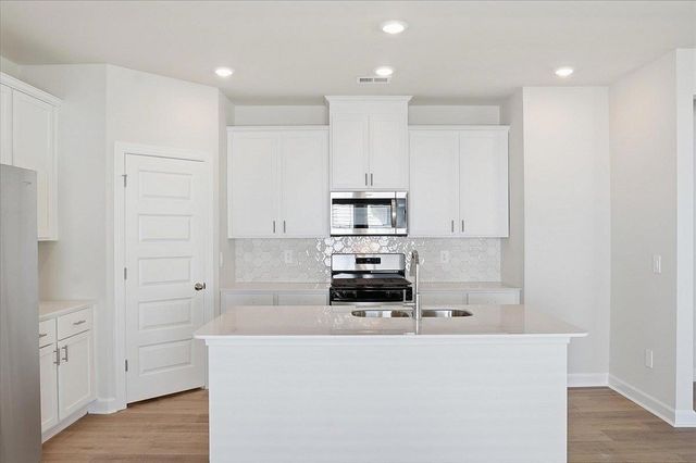 973 Penfold Point, Wellford, SC 29385