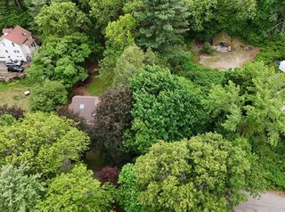 4 Shore Rd, Wellesley, MA 02482