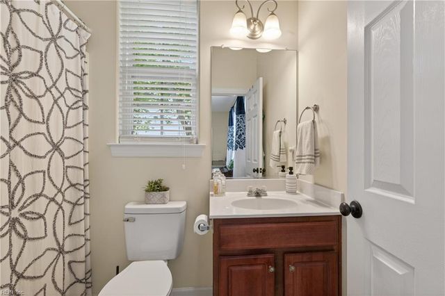 13408 Anchor CT, Carrollton, VA 23314