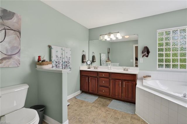 13408 Anchor CT, Carrollton, VA 23314